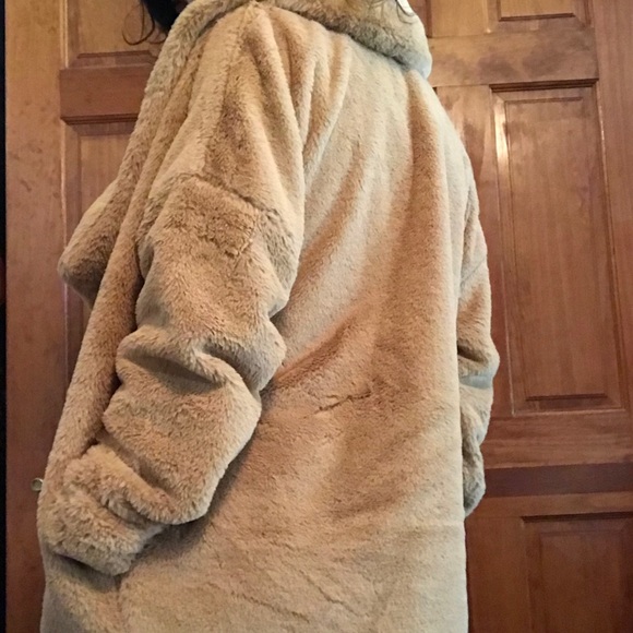 Faux fur jacket - Picture 3 of 3